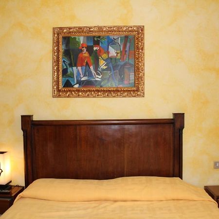 บีแอนด์บี เอเดลไวส์ Bed & Breakfast กัสตีโอเน เดลลา เปรโซลานา ภายนอก รูปภาพ