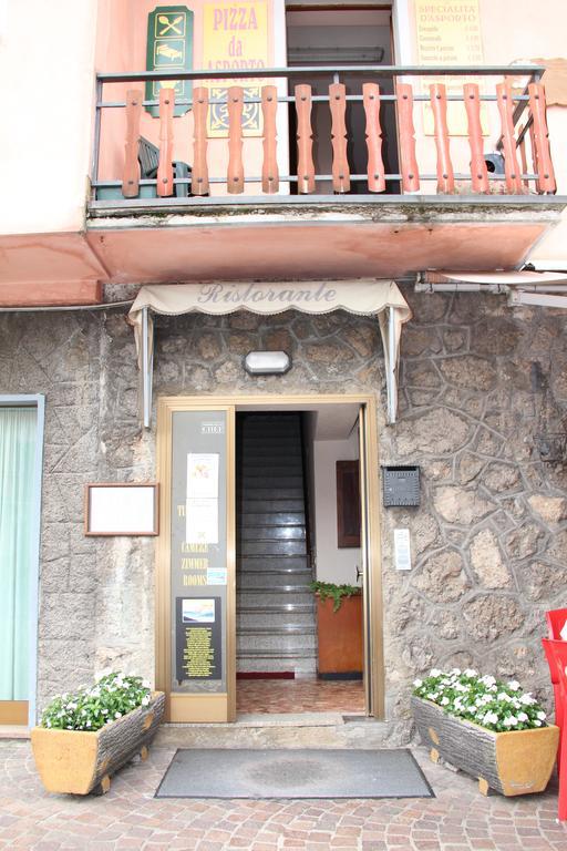 บีแอนด์บี เอเดลไวส์ Bed & Breakfast กัสตีโอเน เดลลา เปรโซลานา ภายนอก รูปภาพ