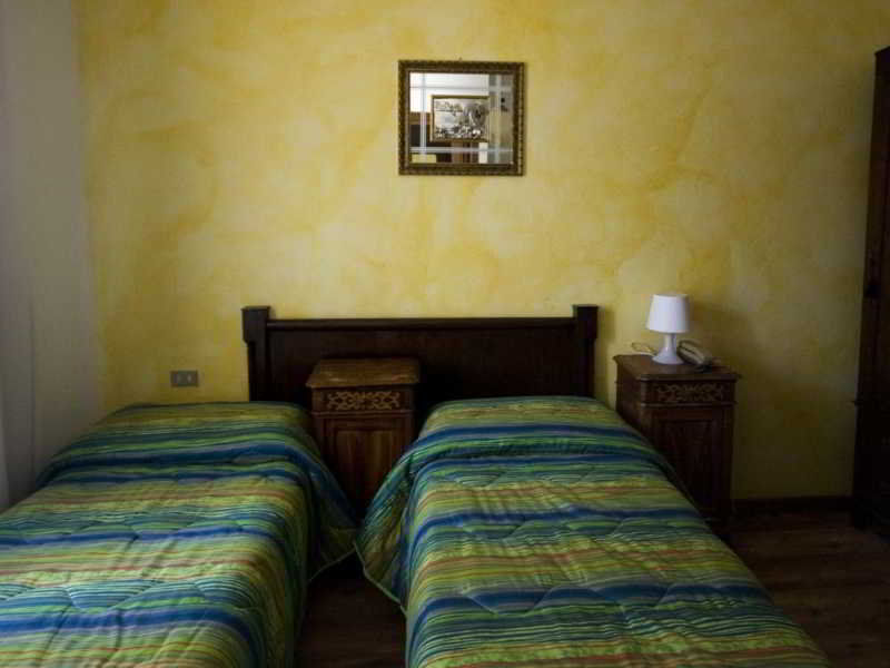 บีแอนด์บี เอเดลไวส์ Bed & Breakfast กัสตีโอเน เดลลา เปรโซลานา ภายนอก รูปภาพ