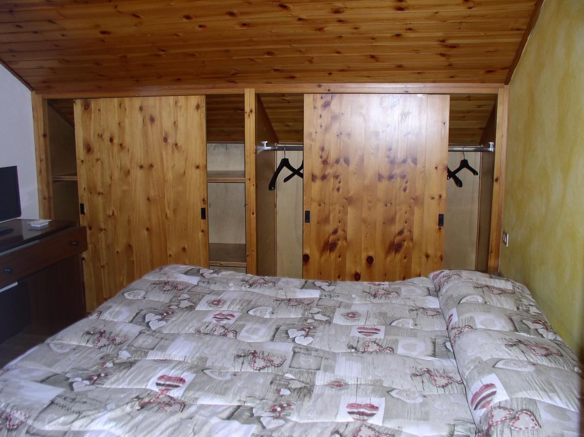 บีแอนด์บี เอเดลไวส์ Bed & Breakfast กัสตีโอเน เดลลา เปรโซลานา ภายนอก รูปภาพ