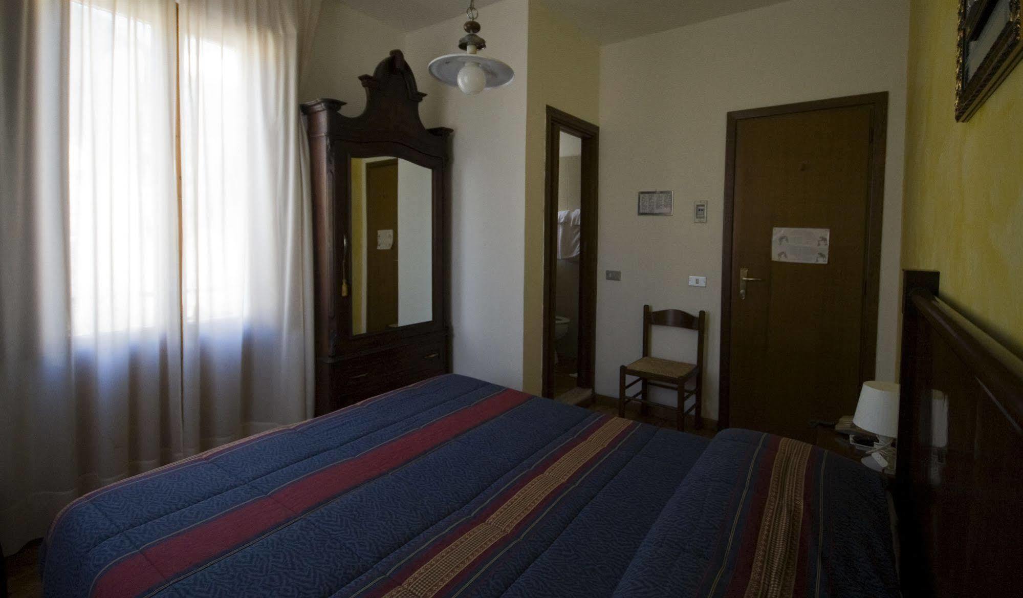 บีแอนด์บี เอเดลไวส์ Bed & Breakfast กัสตีโอเน เดลลา เปรโซลานา ภายนอก รูปภาพ