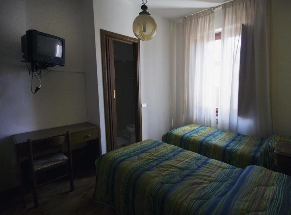 บีแอนด์บี เอเดลไวส์ Bed & Breakfast กัสตีโอเน เดลลา เปรโซลานา ภายนอก รูปภาพ