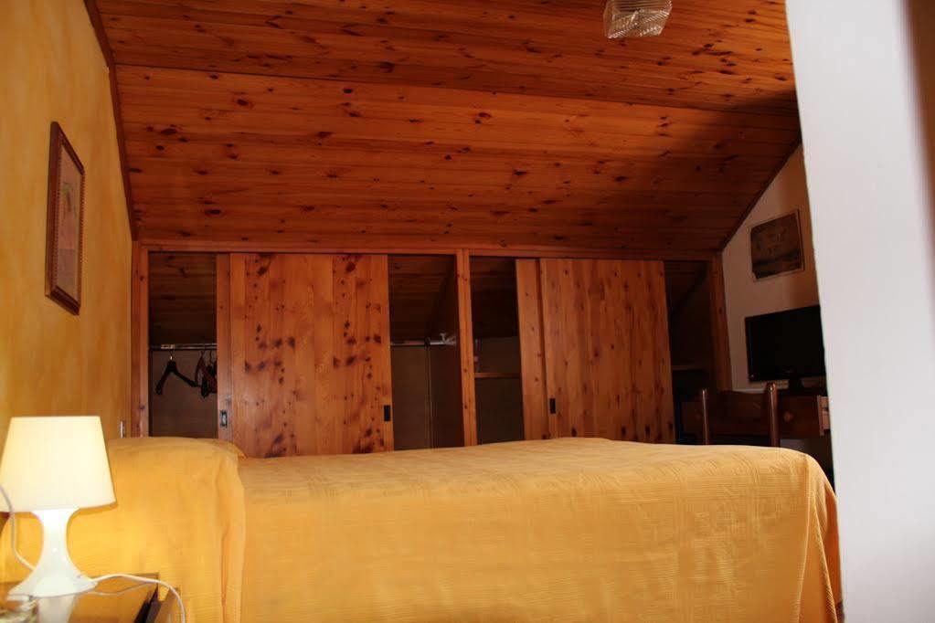 บีแอนด์บี เอเดลไวส์ Bed & Breakfast กัสตีโอเน เดลลา เปรโซลานา ภายนอก รูปภาพ